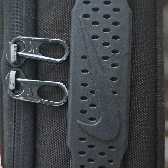 Nike Insulated Futura Fuel Pack Lunch Box Black With Neon Logo - Picture 6 of 12